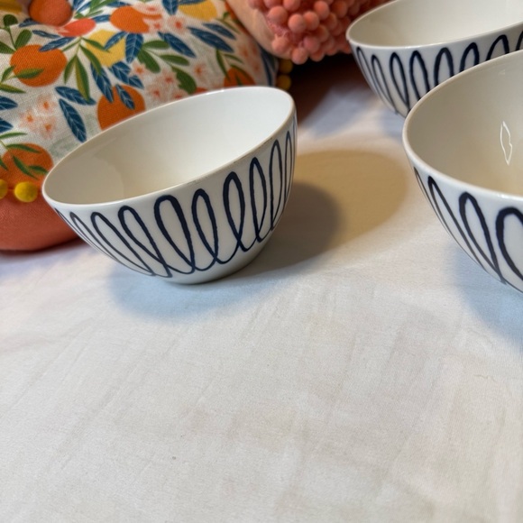 KATE SPADE NEW YORK Charlotte Street East 4 piece Lenox dinner bowl set - Picture 2 of 6